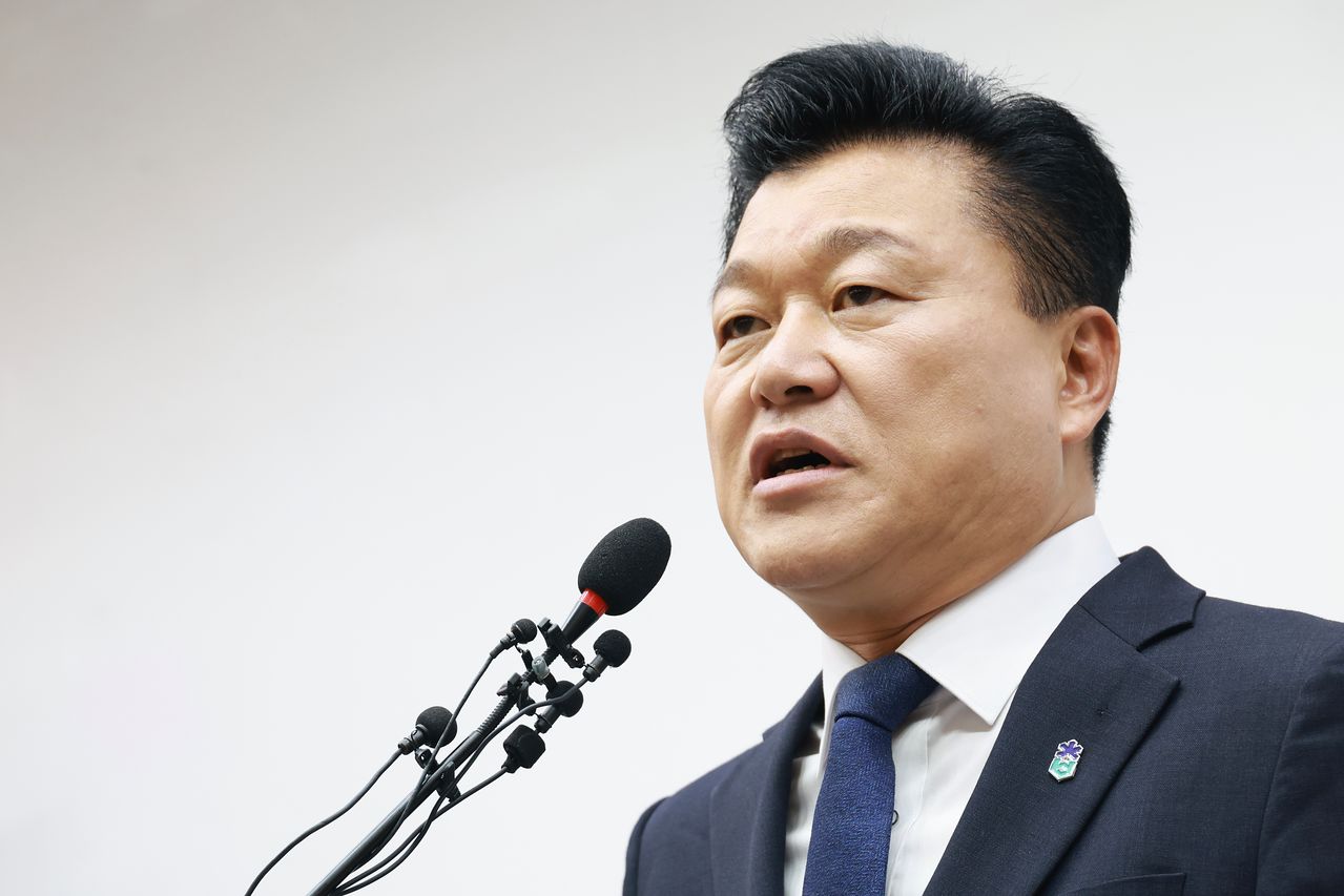 신용한 충북지사가 6일 충북도청에서 있는 창업특별도 조성 계획을 설명하고 있다. 사진 충북도
