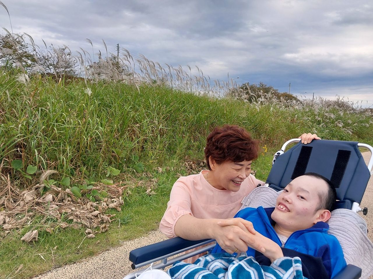 기증자 소인후(오른쪽)씨와 어머니 양영희씨. 사진 한국장기조직기증원