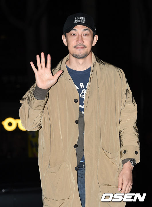 [OSEN=이대선 기자] 7일 오후 서울 여의도의 한 음식점에서 SBS 수목드라마 '시크릿부티크' 촬영 쫑파티가 열렸다.배우 한정수가 포즈를 취하고 있다. /sunday@osen.co.kr