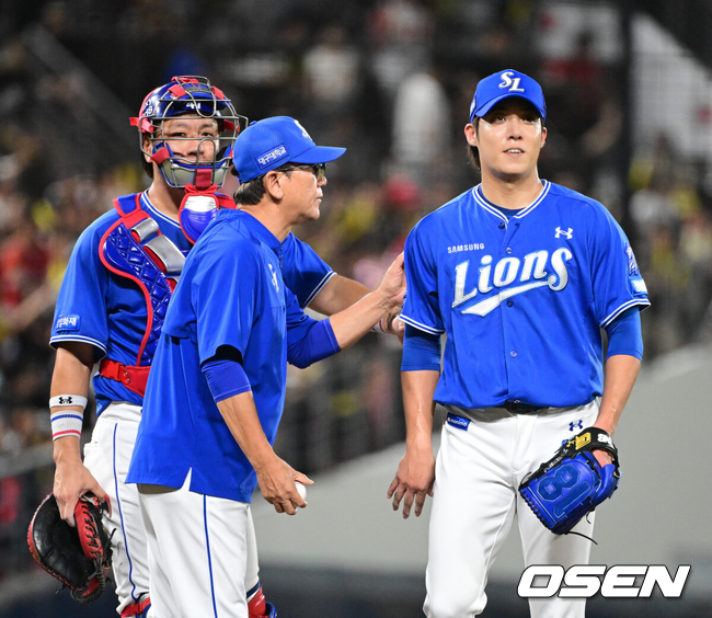 [OSEN=광주, 지형준 기자] 13일 광주-기아 챔피언스필드에서 2026 신한 SOL KBO리그 KIA 타이거즈와 삼성 라이온즈의 경기가 열렸다.KIA는 일본인투수 시라카와, 삼성은 푸른피의 에이스 원태인를 선발로 내세웠다.6회말 2사 3루에서 삼성 원태인이 교체되고 있다. 2026.08.13 / jpnews@osen.co.kr