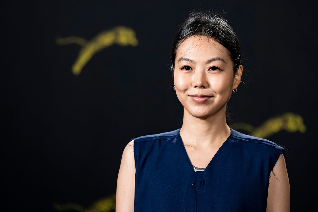 지난해 득남한 배우 김민희가 연인 홍상수 감독의 영화 '눈 둘 데가 없네'로 13일(현지 시간) 제79회 로카르노국제영화제 경쟁 부문 월드프리미어 상영에 참석했다. 그에겐 2년만의 스크린 복귀다. AP=연합뉴스