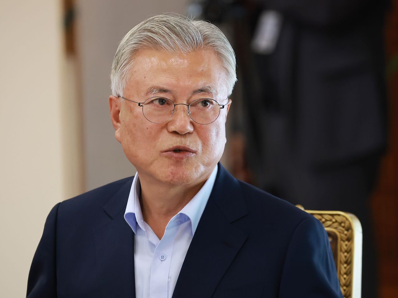 문재인 전 대통령이 지난달 1일 청와대 상춘재에서 열린 이재명 대통령과의 오찬 회동에서 발언하고 있다. 뉴스1