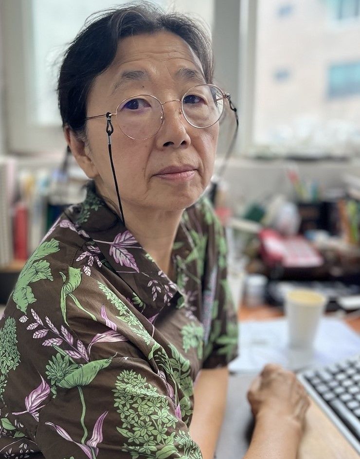 배인정 감독(사진)은 '순영이의 사랑 이야기'를 1988년 비디오카메라가 등장하기 전의 과도기적 작품으로 설명했다. 극영화 내용을 담기에 제작 과정이 쉽지 않았다면서다. 사진 서울국제여성영화제