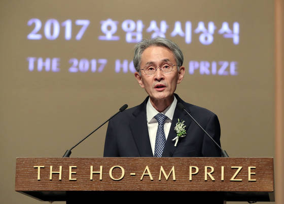 2017년 '호암상' 의학상을 수상한 백순명 테라젠바이오 대표. 당시 연세대 교수로 연구를 이끌었다. 김성룡 기자