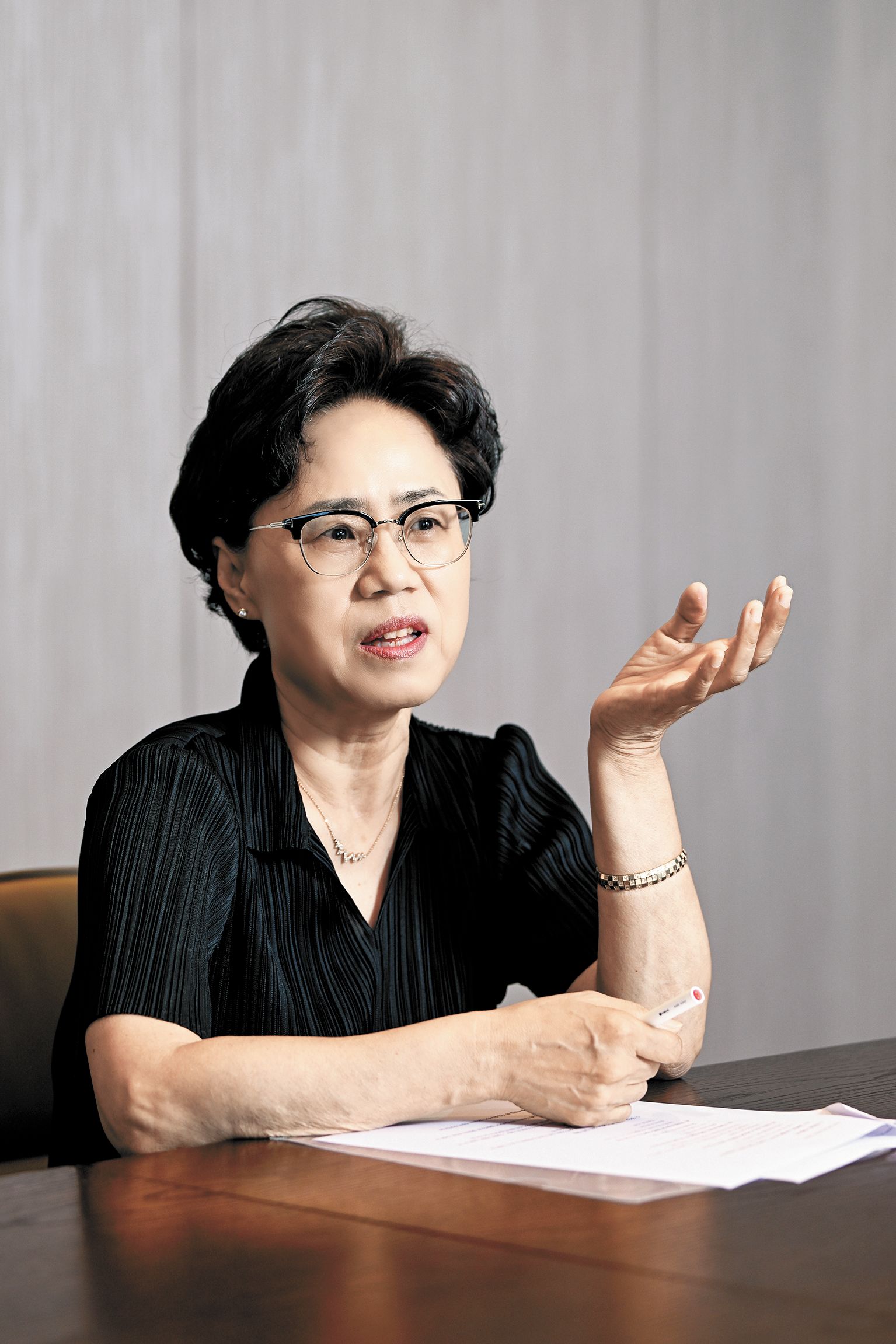 소마툴린 치로 100회를 넘긴 신창복씨(왼쪽 사진)가 서울아산병원 종양내과 유창훈 교수와 그간의 소회를 나누고 있다.