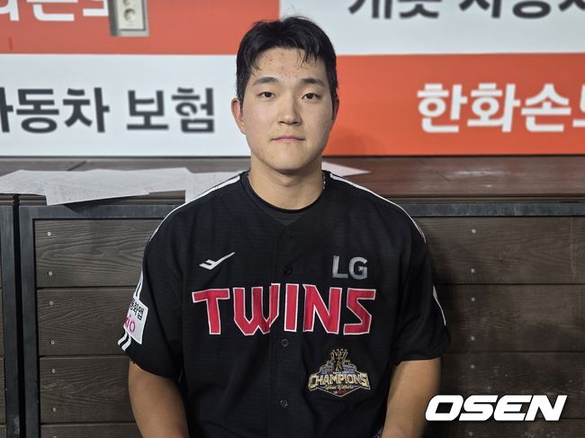 [OSEN=한용섭 기자] 프로야구 LG 트윈스 문정빈이 23일 대전 한화생명볼파크에서 열린 한화 이글스와 경기에 6번 지명타자로 선발 출장해 시즌 15호 홈런을 기록했다.문정빈은 20홈런 목표를 밝혔다. /orange@osen.co.kr