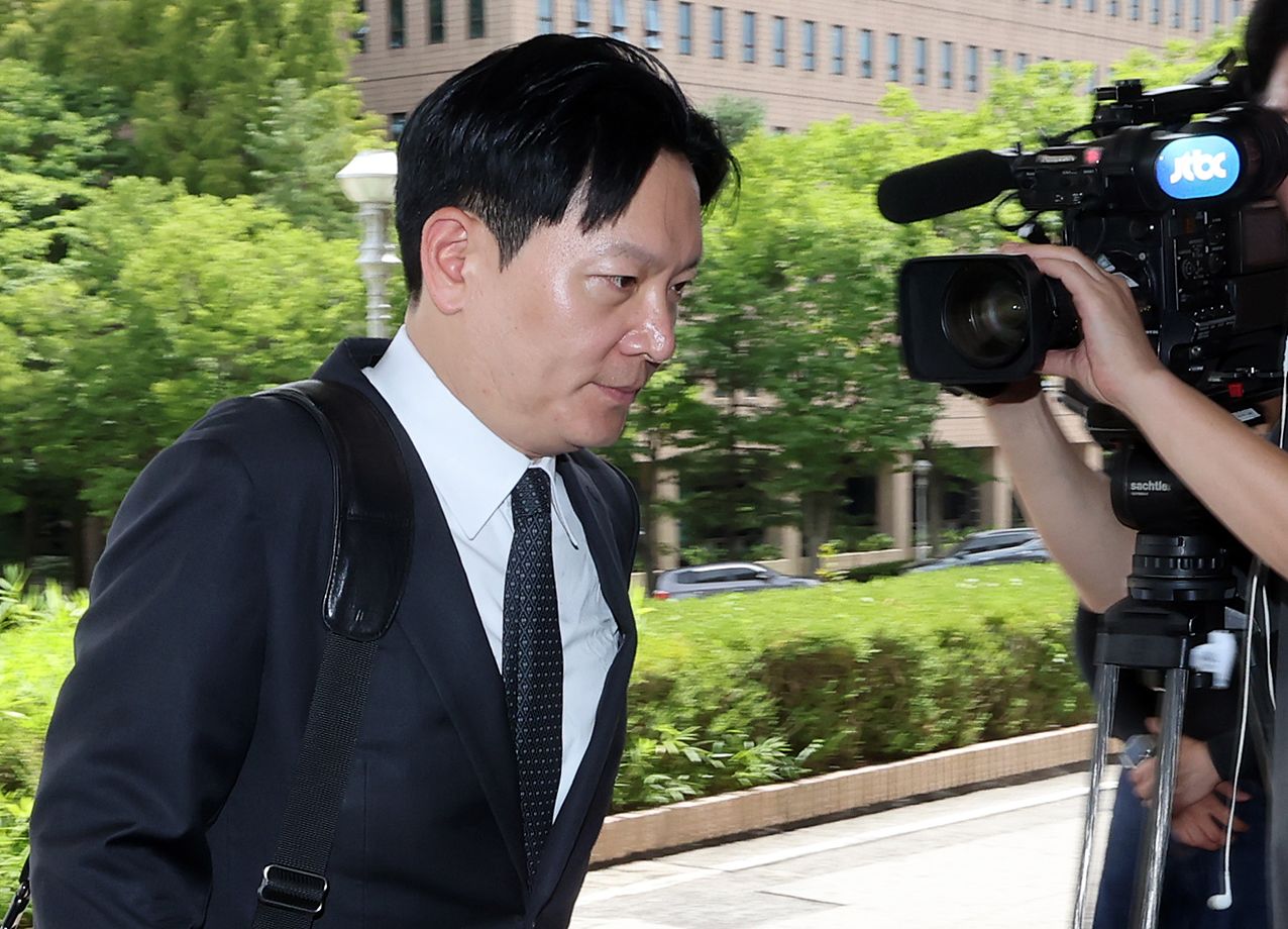박상용 인천지방검찰청 부부장검사가 13일 경기 과천 법무부에서 진행된 감찰위원회에 출석하고 있다. 뉴스1