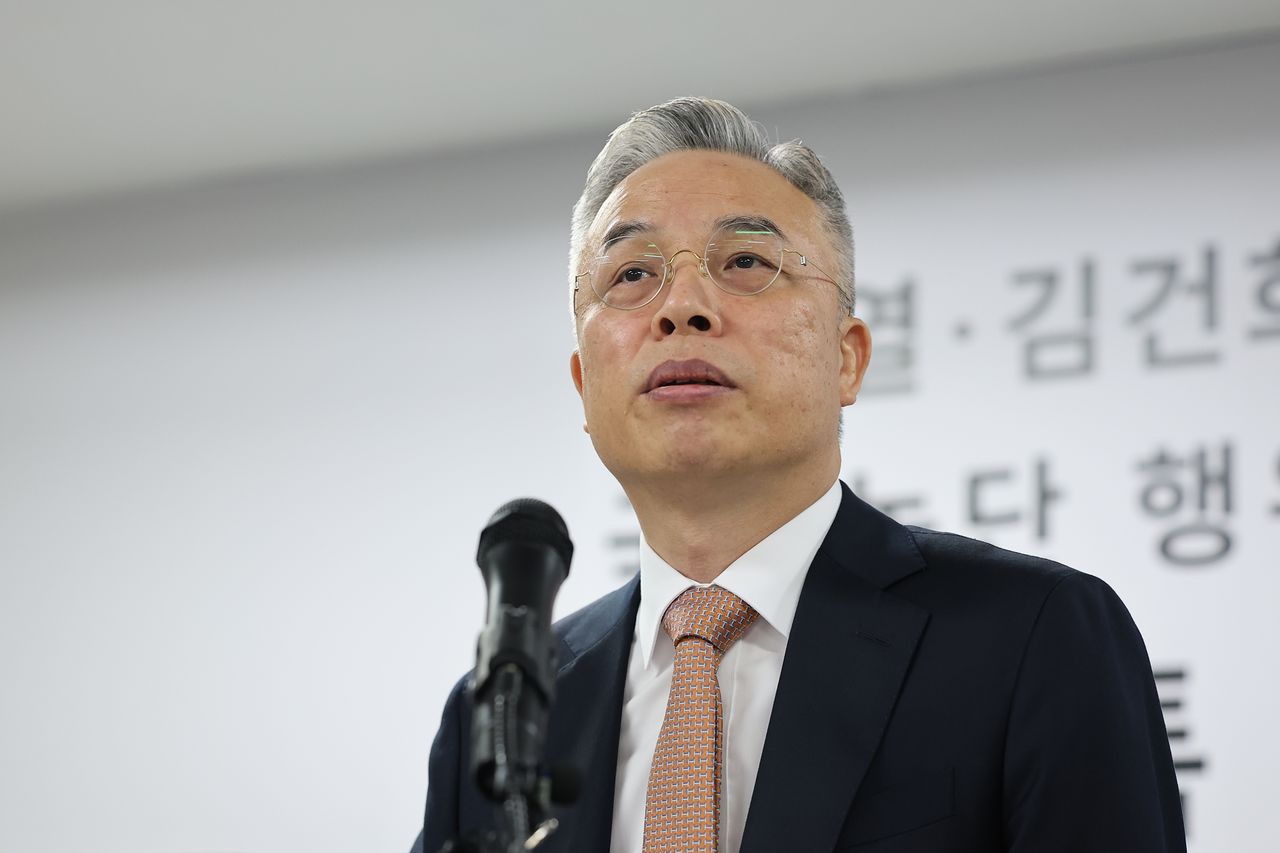 권창영 2차 종합특별검사가 지난 24일 수사 결과를 브리핑하고 있다. 권 특검은 지난 20일 심우정 전 검찰총장을 내란 중요임무 종사 등 혐의로 불구속 기소했다. 뉴스1