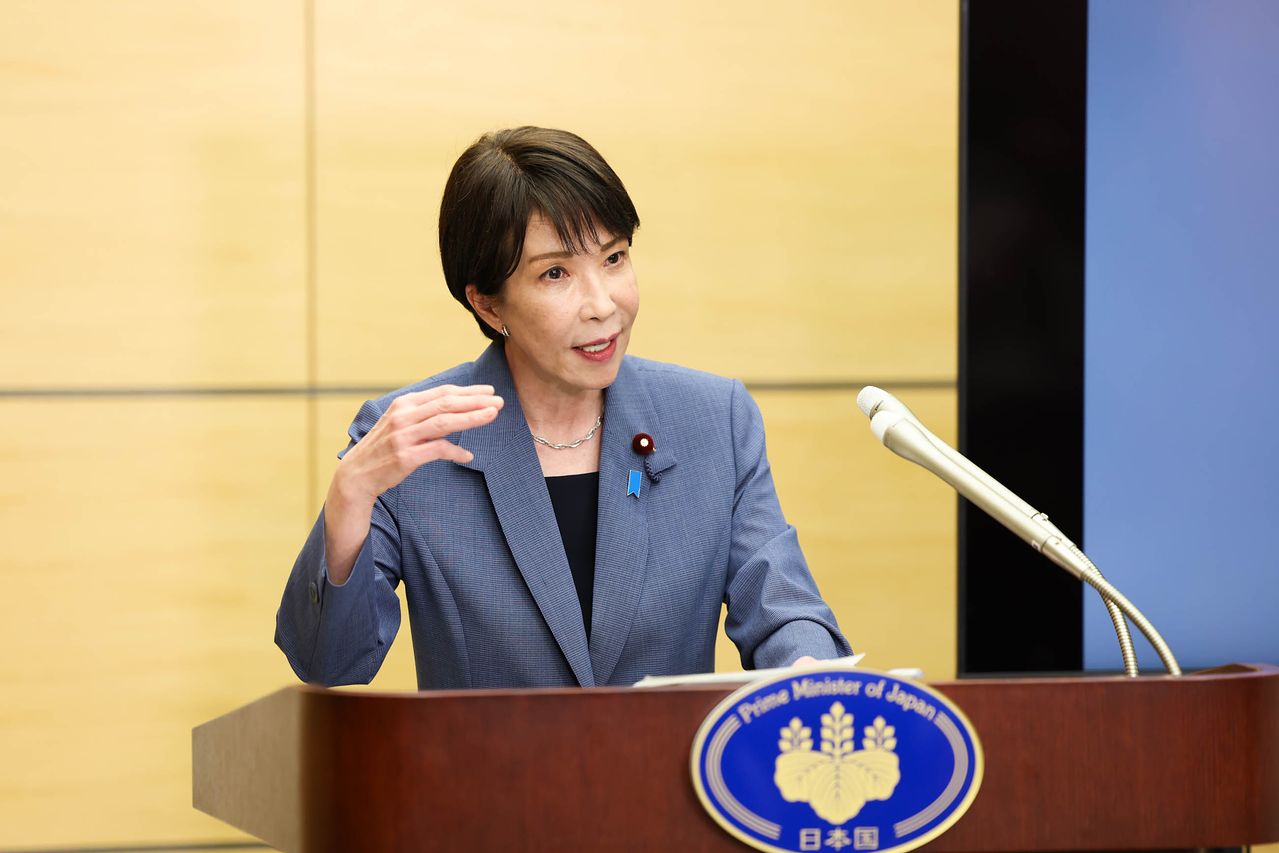 지난 25일 일본 도쿄 총리관저에서 기자회견을 하는 다카이치 사나에 총리. 사진 일본 내각홍보실