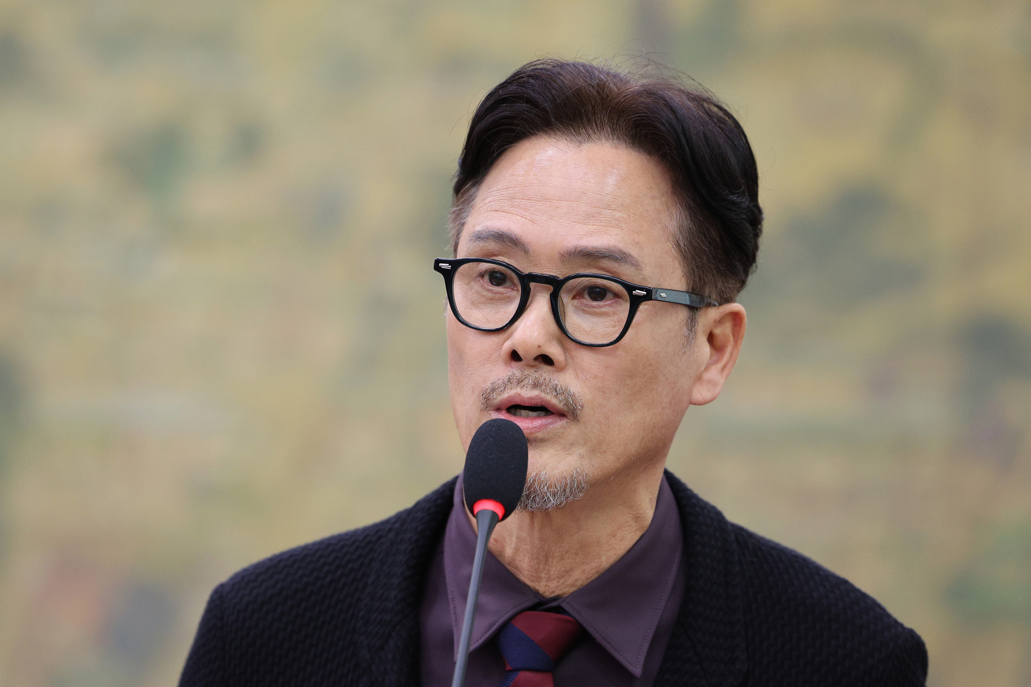 뮤지컬 배우 남경주가 29일 서울 여의도 국회 문화체육관광위원회에서 열린 문화체육관광부 등에 대한 종합감사에서 의원 질의에 답변하고 있다. 뉴스1