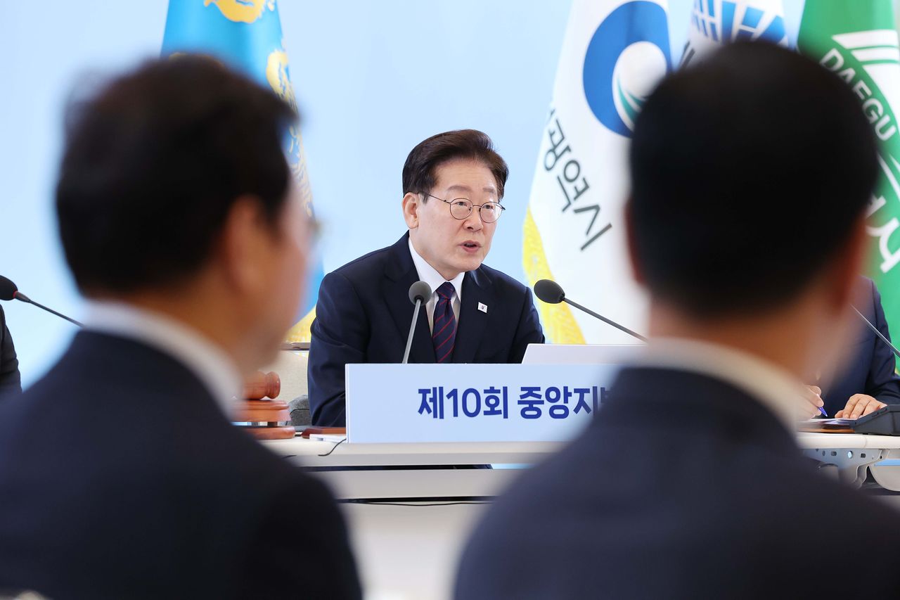 이재명 대통령이 26일 청와대에서 열린 제10회 중앙지방협력회의에서 발언하고 있다. 뉴시스