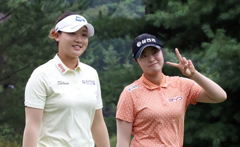 김민솔(왼쪽)과 서교림. 사진 한국경제신문 제공