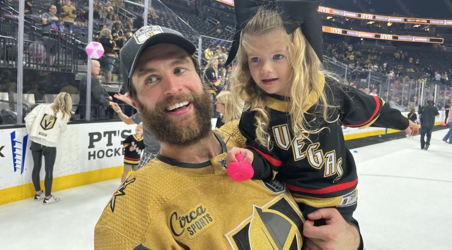 알렉스 피에트란젤로과 딸 이블린. 사진 NHL