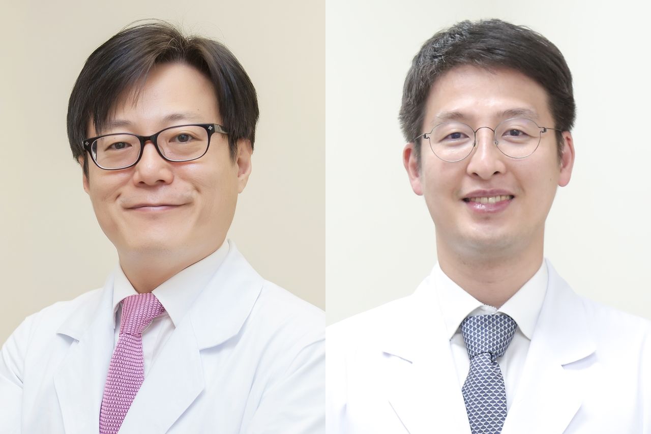 (왼쪽부터) 서울아산병원 소화기내과 변정식, 홍승욱 교수팀