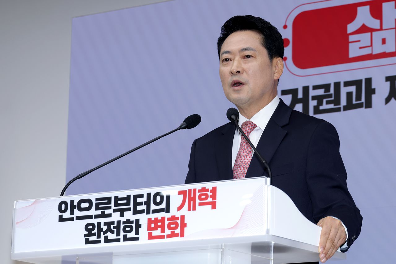 장동혁 국민의힘 대표가 26일 취임 1주년 기자회견을 열고 “제대로 싸울 인재들로 당을 채우겠다”며 “시·도당위원장과 당협위원장 선출 등에 당원의 직접 참여를 확대하겠다”고 밝혔다. 장진영 기자
