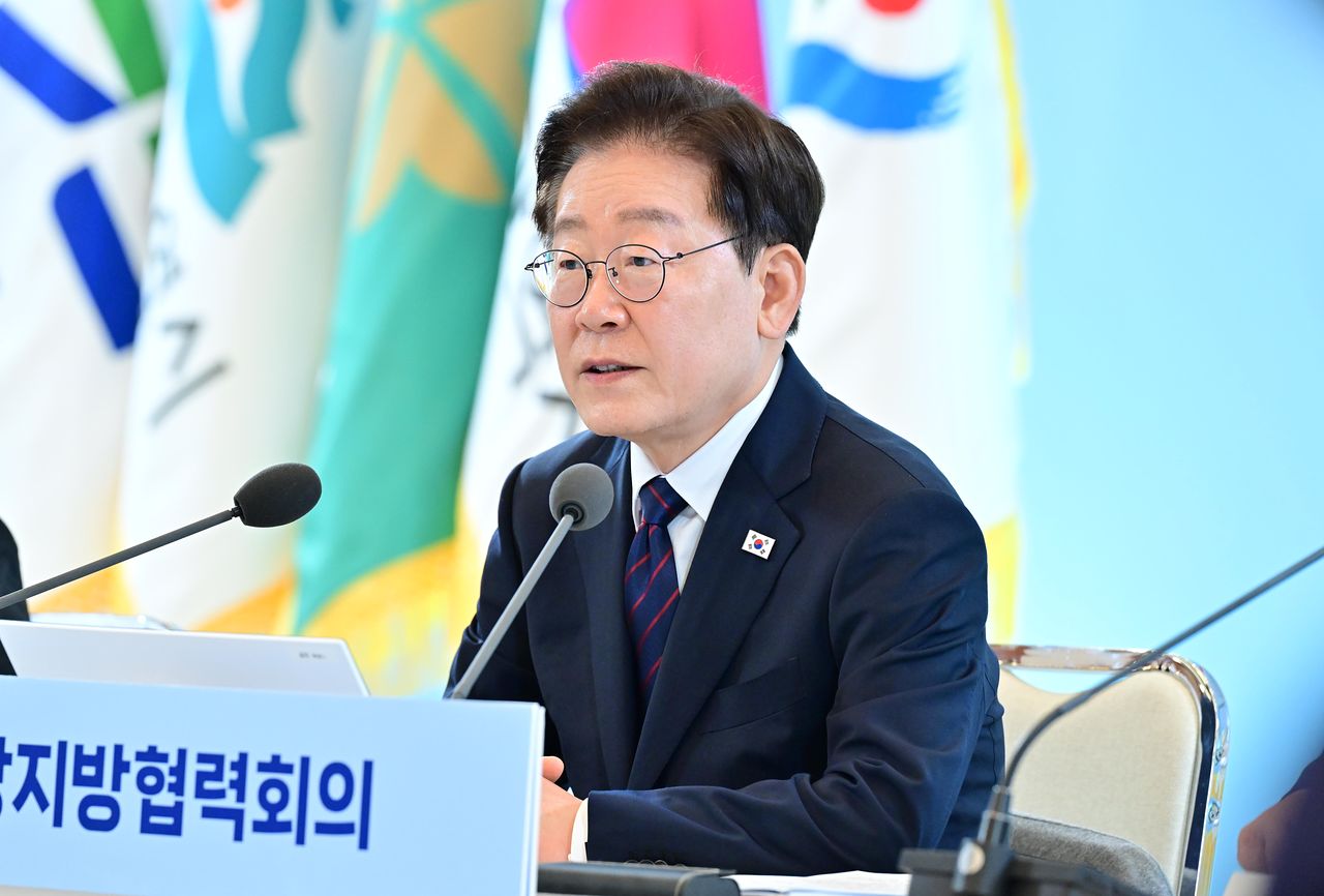 이재명 대통령이 지난 26일 청와대에서 열린 중앙지방협력회의에서 모두발언을 하고 있다. 청와대사진기자단