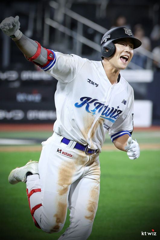 KT 위즈 제공