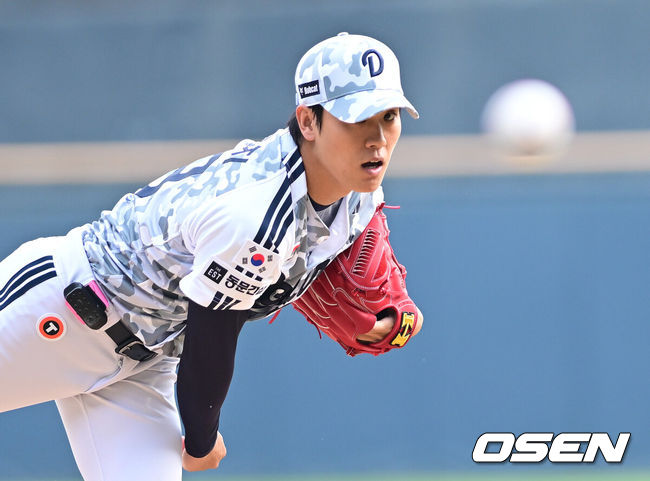 [OSEN=잠실, 최규한 기자] 3일 서울 잠실야구장에서 ‘2026 신한 SOL Bank KBO리그’ 두산 베어스와 한화 이글스의 경기가 열렸다.홈팀 두산은 박신지, 방문팀 한화는 왕옌청을 선발로 내세웠다.두산 선발 박신지가 힘차게 공을 뿌리고 있다. 2026.06.03 / dreamer@osen.co.kr