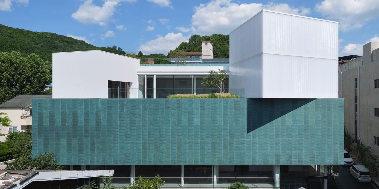 지난 21일 서울 서대문구 연희동에 개관한 박서보미술관 전경. 작가의 집이자 작업실이었던 '기지' 바로 옆 건물이다. 사진 박서보미술관 