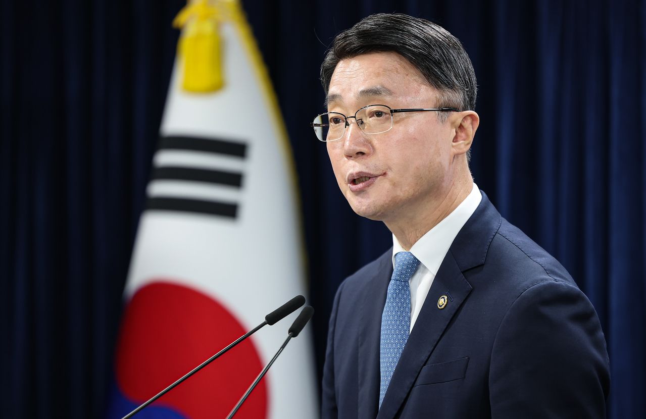류제명 과학기술정보통신부 제2차관이 지난 18일 서울 종로구 정부서울청사에서 독자 AI파운데이션모델 프로젝트 2차 단계평가 결과 브리핑을 하고 있다. 뉴스1