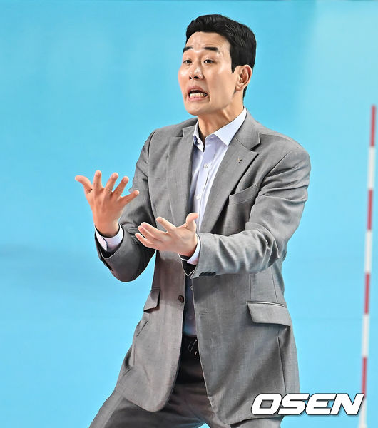 [OSEN=대구, 이석우 기자] 정관장 고희진 감독 058 2025.11.05 / foto0307@osen.co.kr