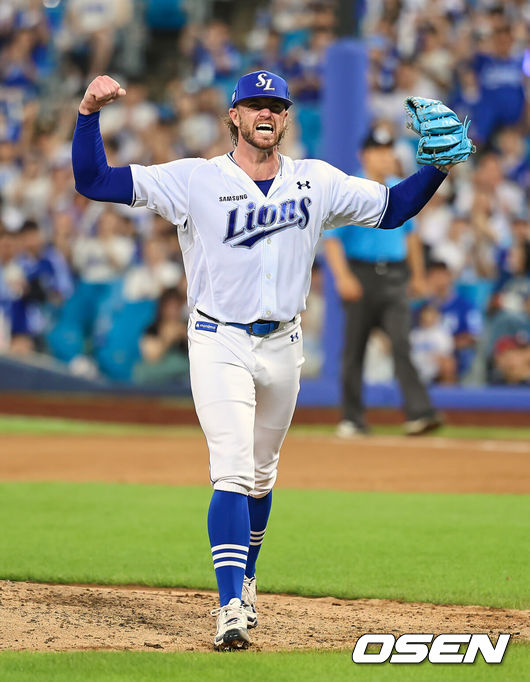 [OSEN=대구, 이석우 기자] 29일 대구삼성라이온즈파크에서 2026 신한 SOL KBO 리그 삼성 라이온즈와 KT 위즈의 경기가 열렸다. 홈팀 삼성은 페덱이, 방문팀 KT는 로건이 선발 출전했다. 삼성 라이온즈 선발 투수 페덱이 6회초 2사 2,3루 KT 위즈 유준규를 삼진으로 잡고 포효하고 있다. 2026.08.29 / foto0307@osen.co.kr