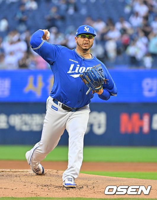 [OSEN=창원, 이석우 기자] 1일 창원NC파크에서 2026 신한 SOL KBO 리그 NC 다이노스와 삼성 라이온즈의 경기가 열렸다. 홈팀 NC는 토다가, 방문팀 삼성은 후라도가 선발 출전했다. 삼성 라이온즈 선발투수 후라도가 역투하고 있다. 2026.07.01 / foto0307@osen.co.kr