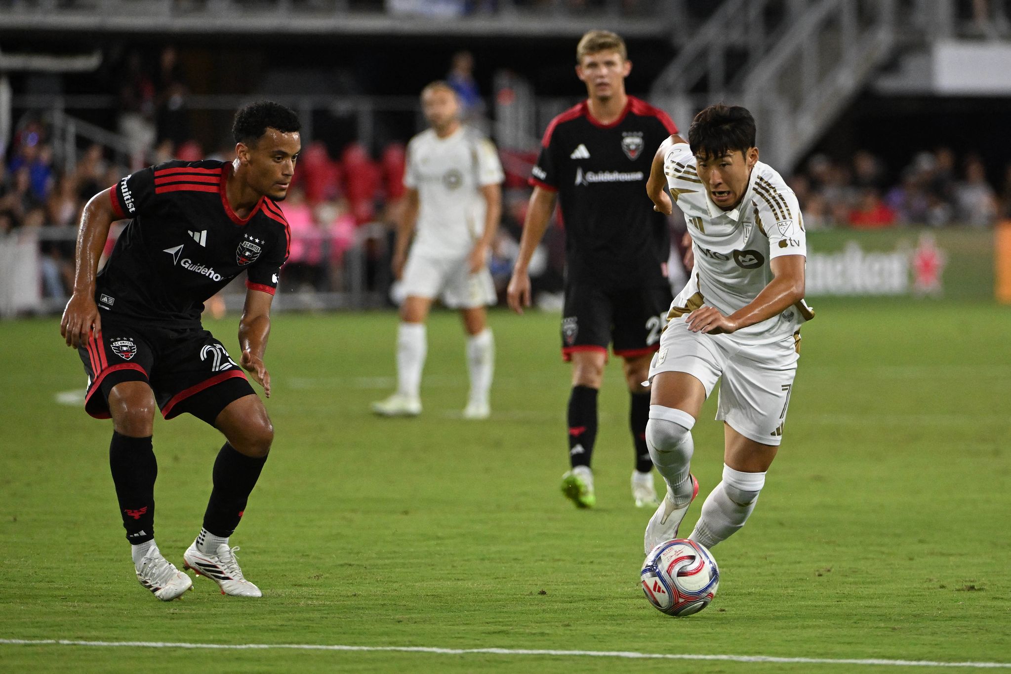 미국 LAFC 손흥민(오른쪽). 로이터=연합뉴스