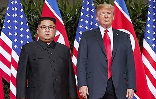 2018년 6월 싱가포르에서 열린 첫 북미정상회담. AP=연합뉴스