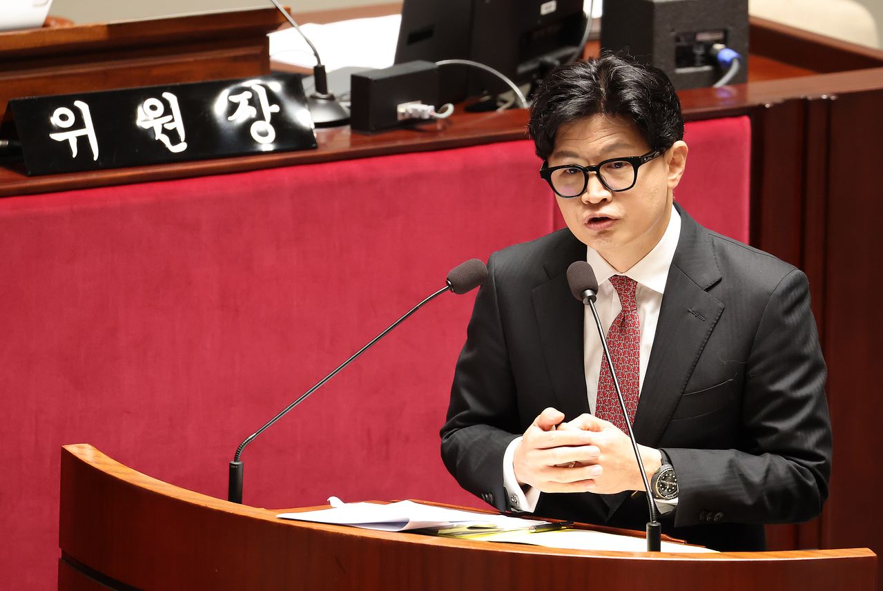 한동훈 무소속 의원이 31일 국회에서 열린 예산결산특별위원회 전체회의에서 질의하고 있다. 연합뉴스