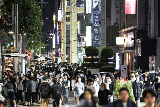 서울 강남구 대치동은 최상위 학군지다. 사진은 2024년 6월 오후 10시 서울 대치동 학원가 모습. 김경록 기자 