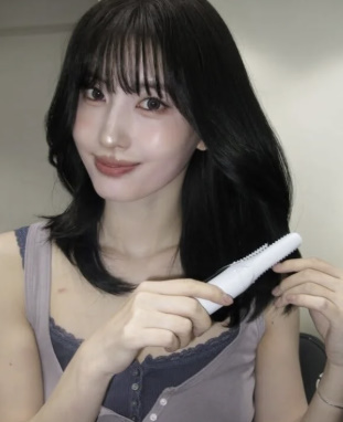 TWICE Momo
