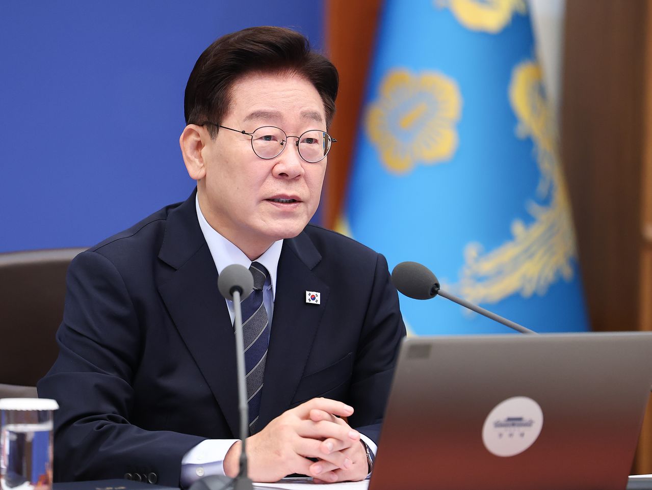 이재명 대통령이 1일 청와대에서 열린 국무회의에서 발언하고 있다. 뉴스1