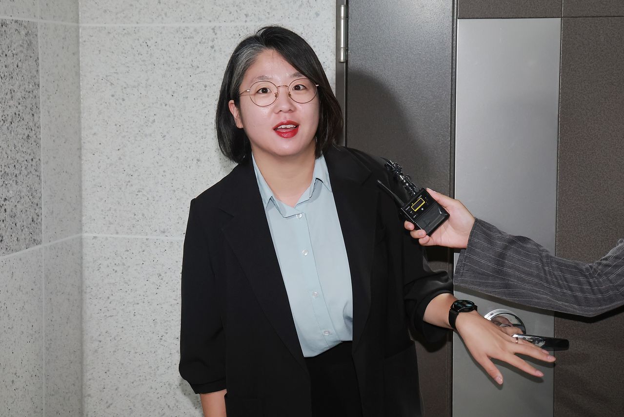 성평등가족부 장관 후보자인 기본소득당 용혜인 원내대표가 지난달 31일 국회 의원회관 자신의 사무실로 출근하고 있다. 연합뉴스