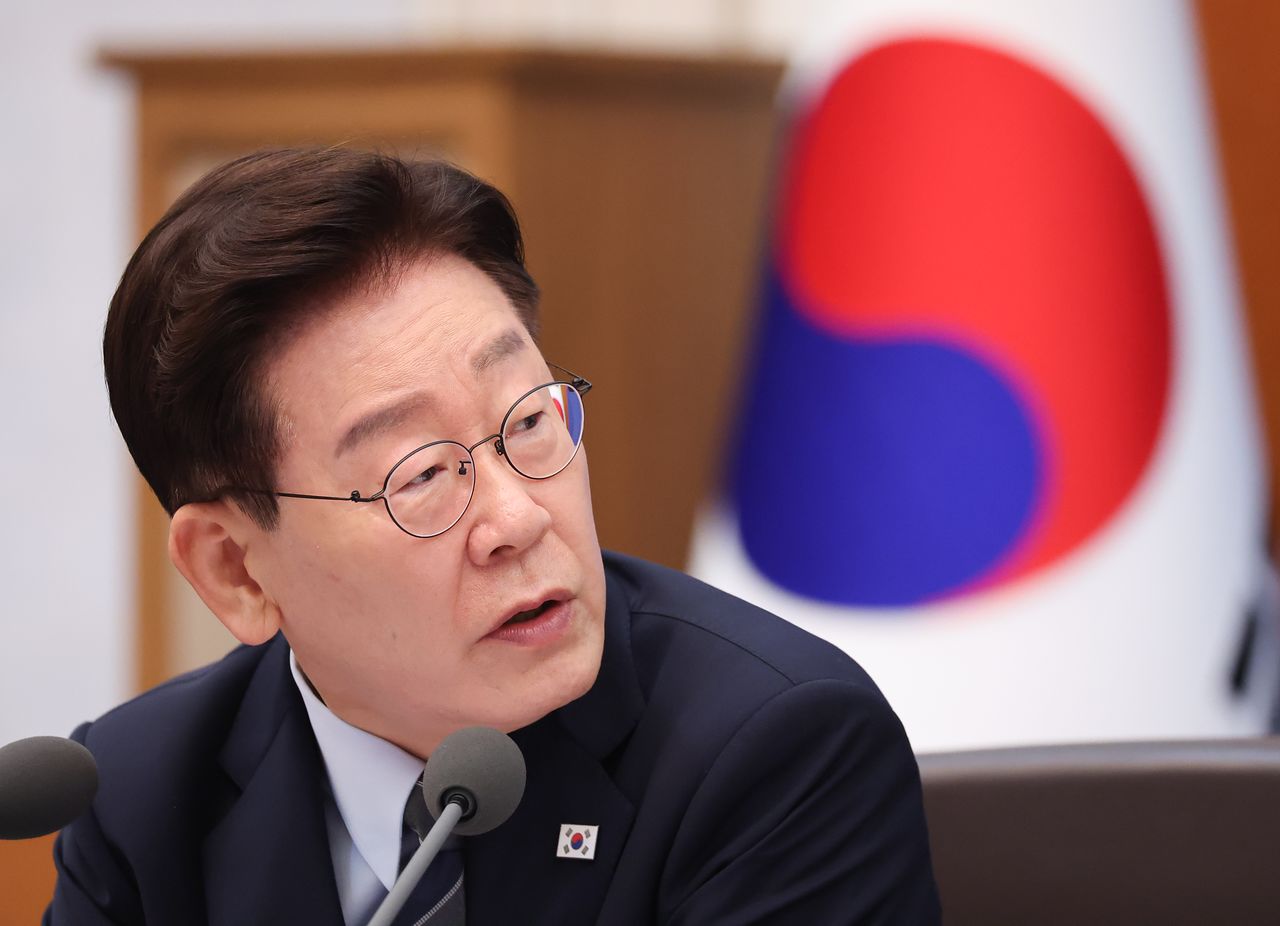 이재명 대통령이 1일 청와대에서 열린 국무회의에서 발언하고 있다. 뉴스1