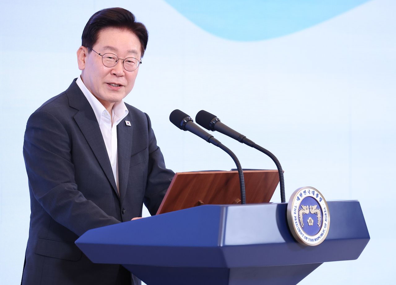 이재명 대통령이 청와대에서 열린 청년 예산 언박싱 2027에서 발언하고 있다. 뉴스1