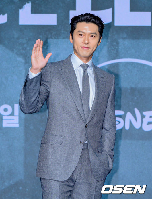 [OSEN=지형준 기자] 디즈니+ 오리지널 시리즈 '메이드 인 코리아 시즌2' 제작발표회가 2일 서울 여의도 콘래드 서울 호텔에서 열렸다.'메이드 인 코리아' 시즌2는 지난해 공개된 시즌1 이후 약 9개월만에 공개되는 신작이다. 9년 뒤, 더 큰 욕망을 향해 폭주하는 ‘백기태’(현빈)의 위태로운 여정을 그린다.배우 현빈이 포토타임을 하고 있다. 2026.09.02 / jpnews@osen.co.kr