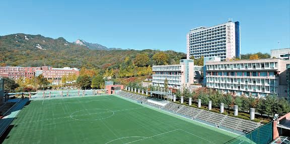 국민대는 2027학년도에 미래 전략 단과대학인 ‘양자융합대학’과 ‘바이오융합대학’을 신설했다.  [사진 국민대]