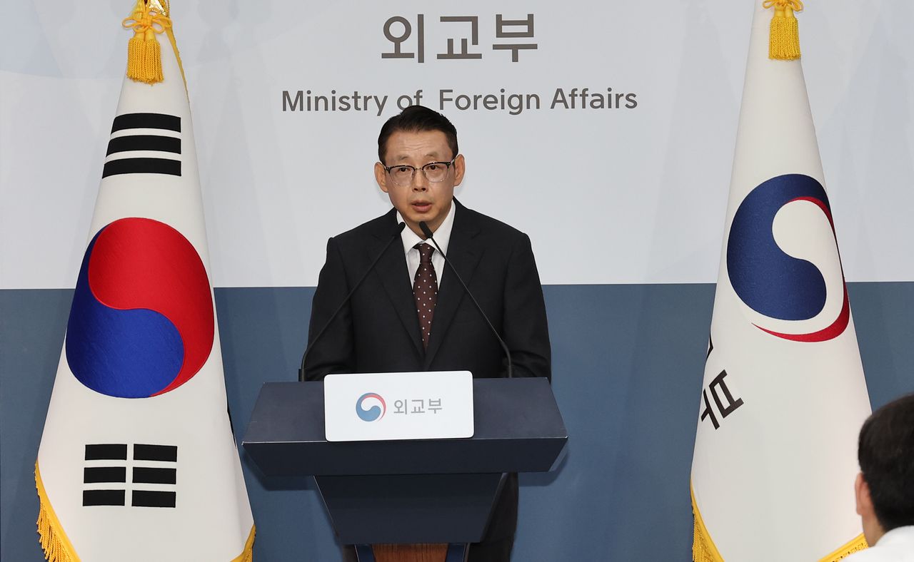 박두순 외교부 대변인이 1일 서울 종로구 정부서울청사에서 브리핑 하고 있다. 외교부는 네팔 홍수 피해 대응에 네팔 정부의 도움을 공식적으로 요청했다. 뉴스1