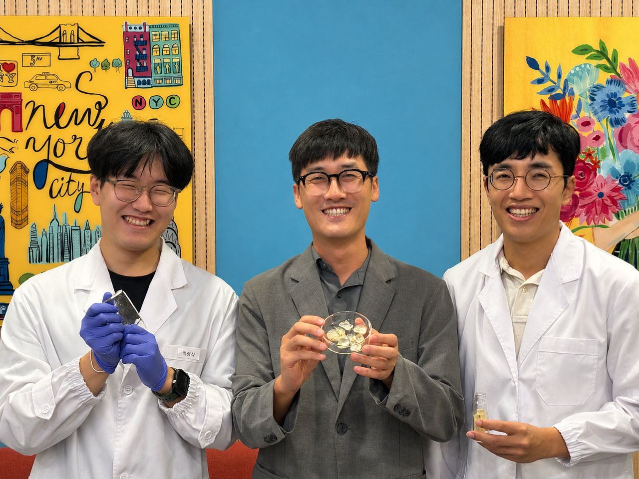 왼쪽부터 박정식 서강대 연구원, 박제영 서강대 화공생명공학과 교수, 오동엽 고려대 교수.
