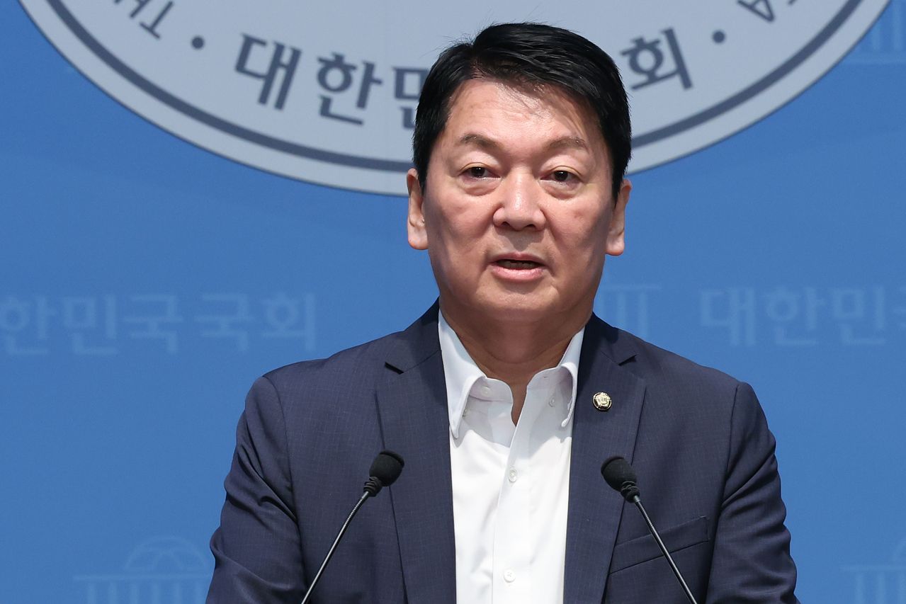안철수 국민의힘 의원이 지난달 12일 오전 서울 여의도 국회 소통관에서 기자회견을 하고 있다. 뉴스1