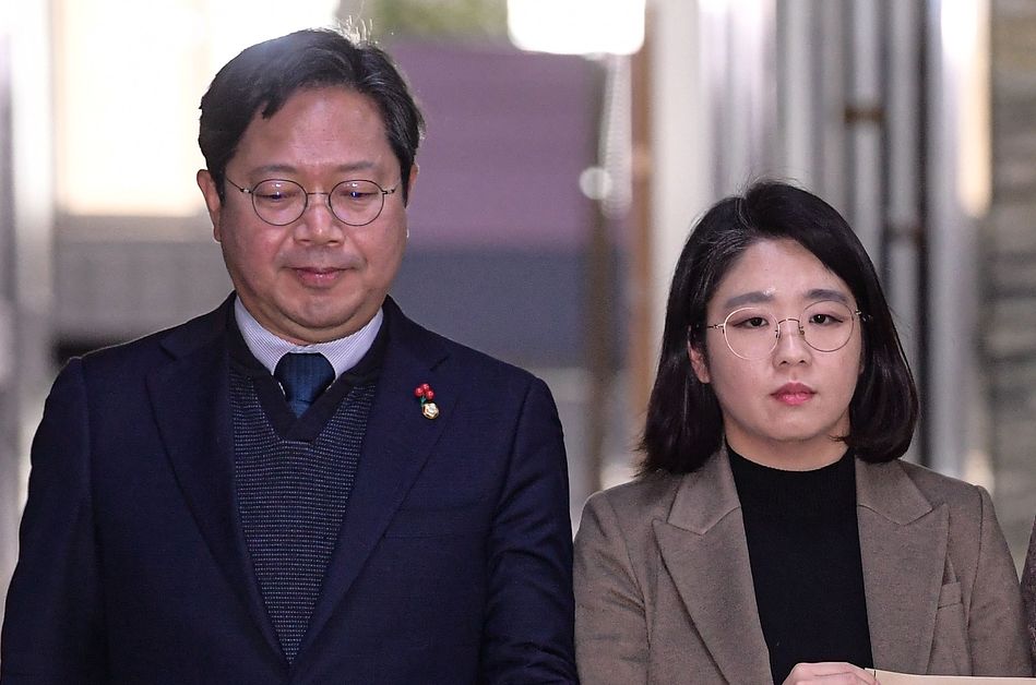 김승원(왼쪽) 법무부 장관 후보자와 용혜인 성평등가족부 장관 후보자. 중앙일보 자료사진