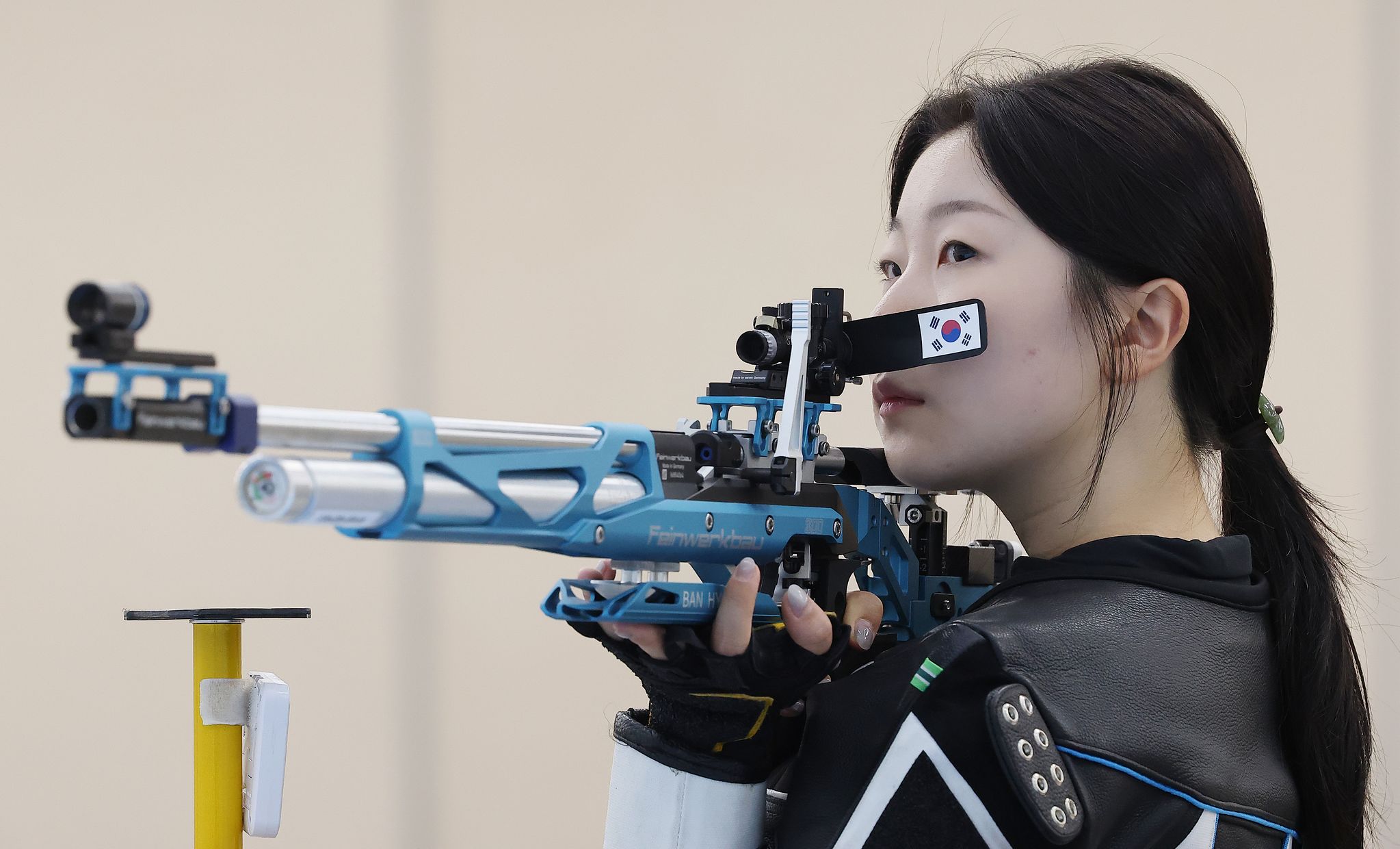사격 국가대표 반효진이 10일 충북 진천군 국가대표선수촌에서 열린 제20회 아이치-나고야 아시안게임 사격 미디어데이에서 훈련하고 있다. 연합뉴스