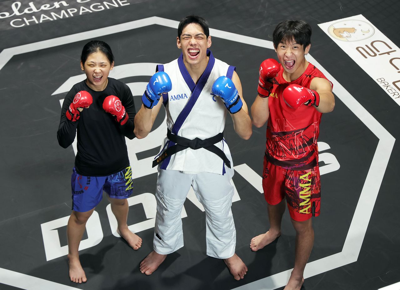 내달 개막하는 아이치·나고야 아시안게임 종합격투기 국가대표 이보미, 윤태영, 최은석(왼쪽부터). 이번에 처음 정식 종목으로 채택됐다. 남자부 4개, 여자부 2개의 금메달이 걸려있다. 강정현 기자