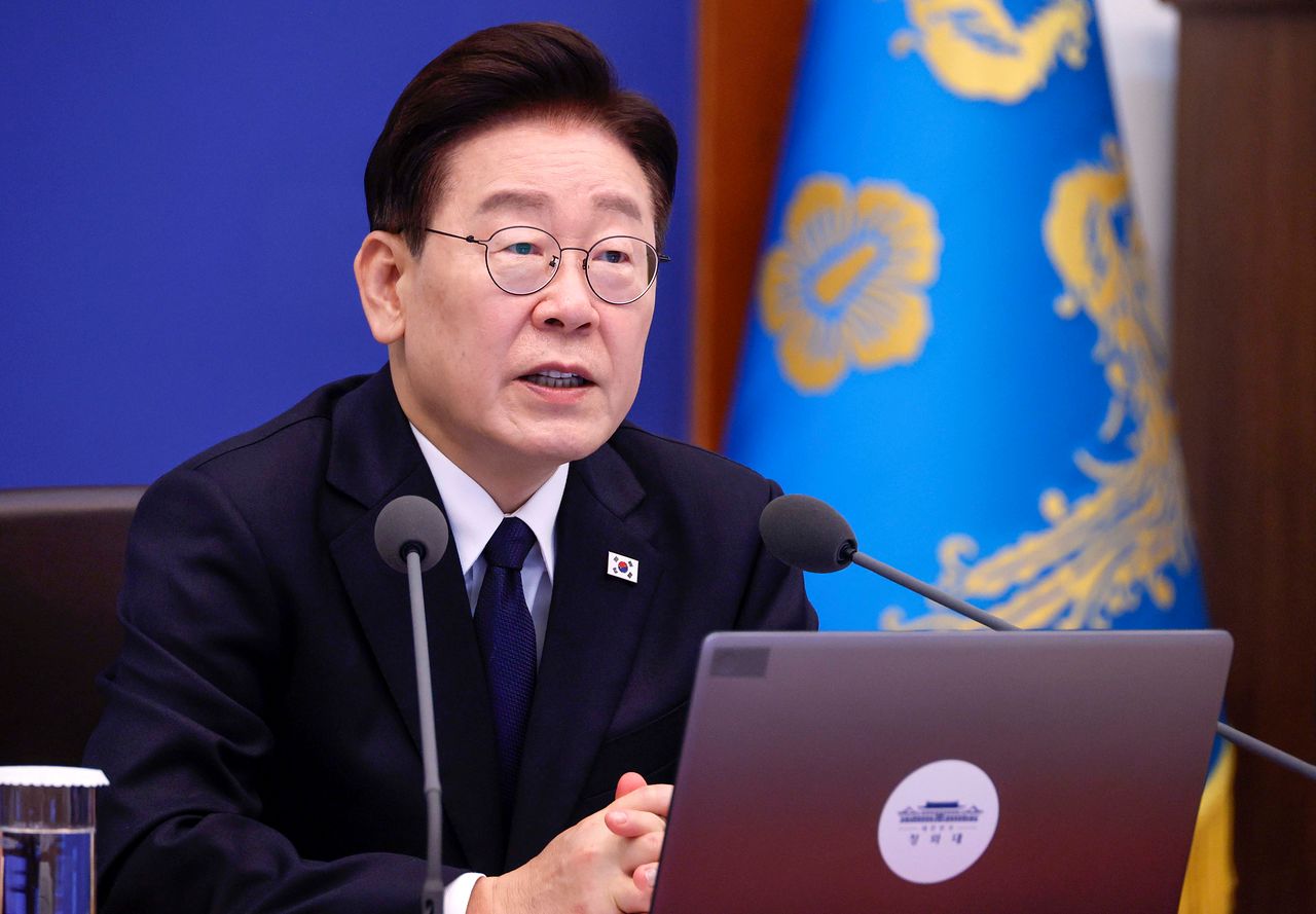 이재명 대통령이 3일 청와대에서 열린 수석보좌관회의에서 발언하고 있다. 연합뉴스