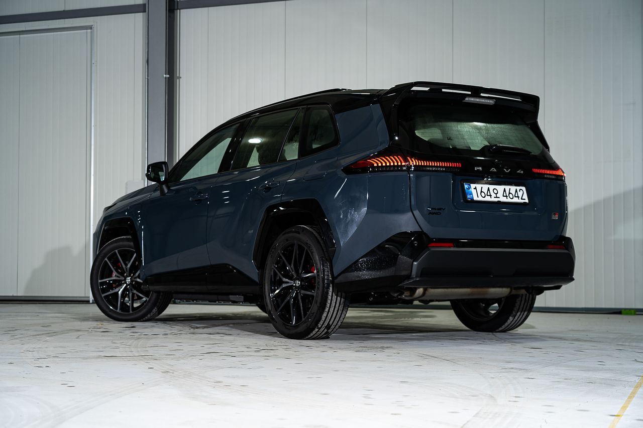 토요타 RAV4 플러그인 하이브리드 GR 스포트