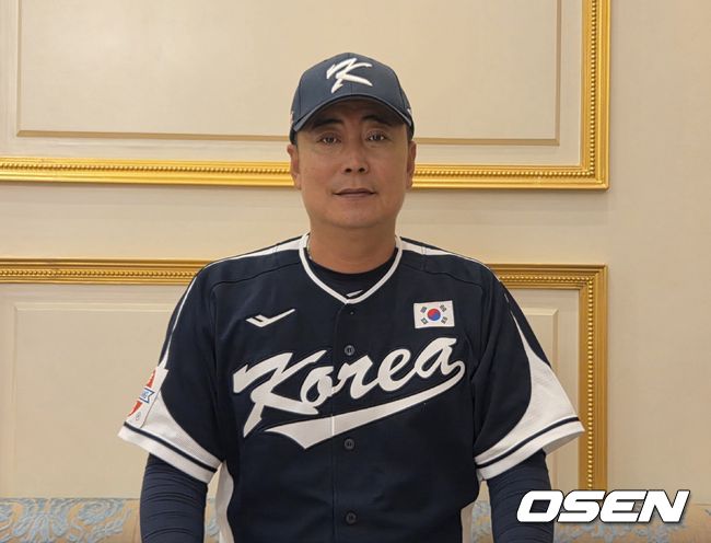 18세 이하(U-18) 야구 국가대표팀 정윤진 감독