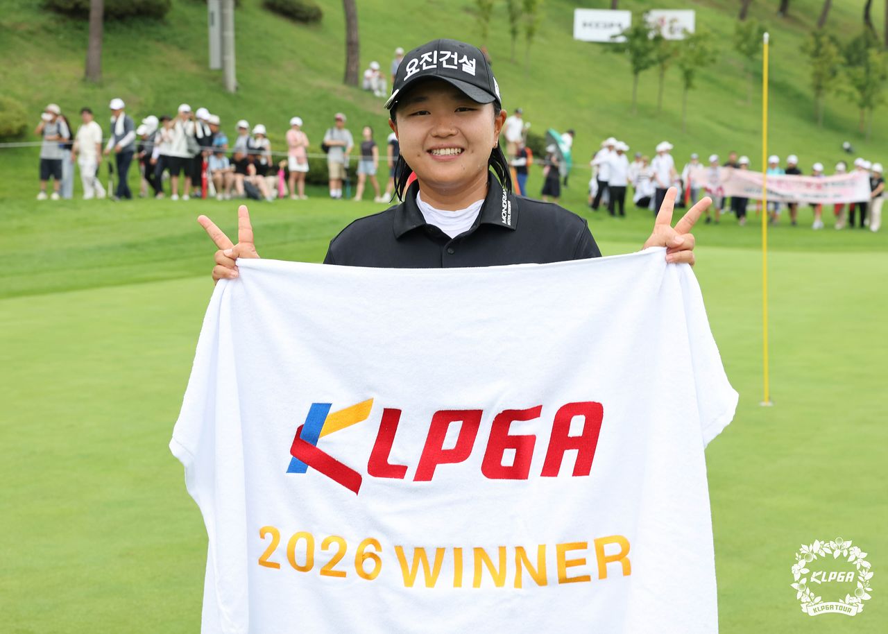 지난 주 KG 레이디스 오픈에서 우승한 신다인. 사진 KLPGA