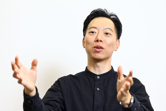 최의종씨와 동갑내기 아내는 같은 동네, 같은 초등학교 친구였다. 인생의 소울메이트인 아내가 우울증에 걸리자 아내를 살리려고 공부를 시작했다. 김종호 기자