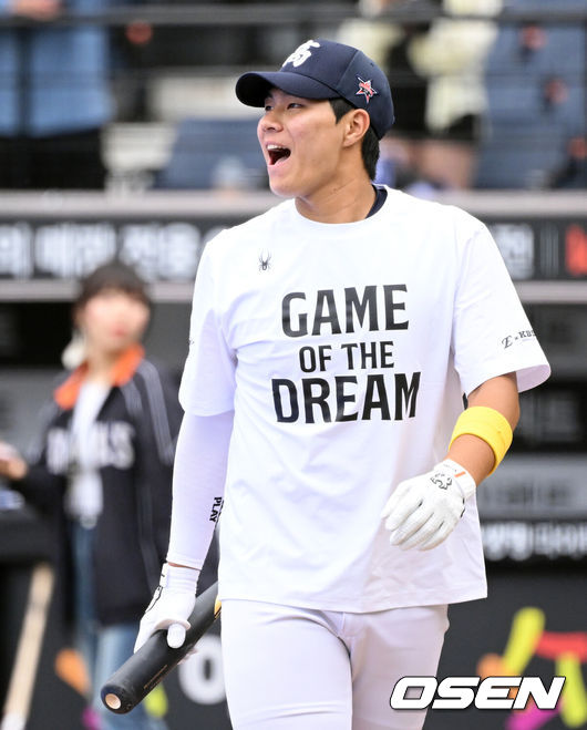 [OSEN=대전, 조은정 기자]제4회 한화이글스배 고교vs대학 올스타전에 앞서 홈런더비 예선전이 8일 대전한화생명볼파크에서 열렸다. 경남고 이호민이 홈런더비 예선전을 마친 뒤 아쉬워하고 있다. 2026.06.08 /cej@osen.co.kr